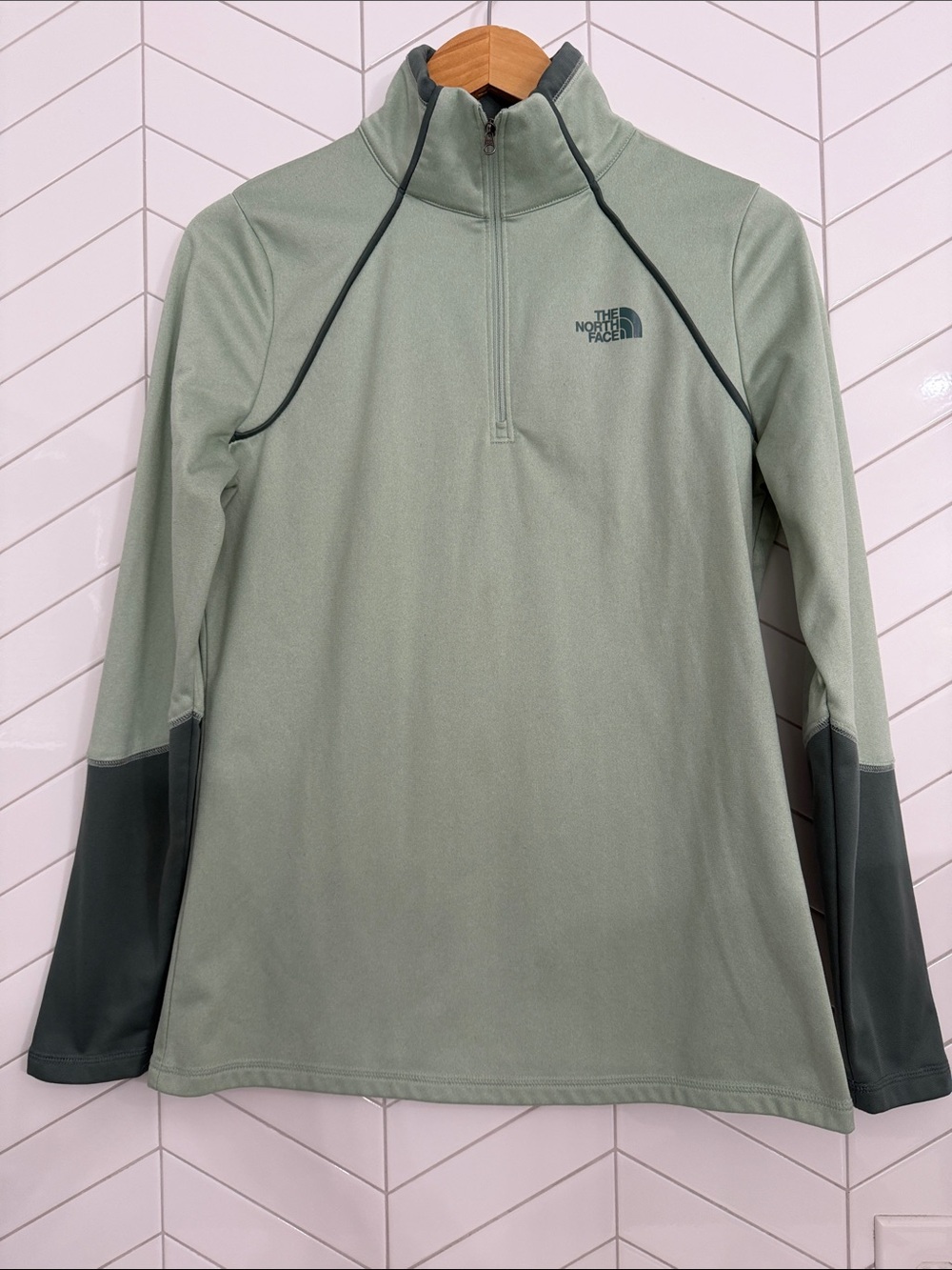 The North Face Women’s Sage Green Colorblock Quarter-Zip Fleece – M - Picture 2 of 9